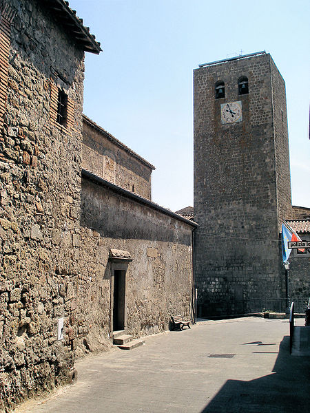 File:Bassano in Teverina-Torre dell orologio.JPG