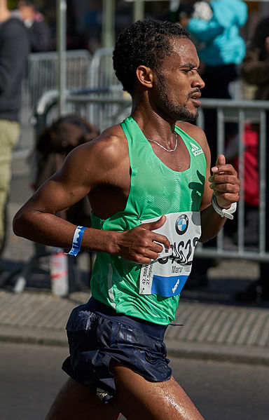 File:Berlin-Marathon 2015 Runners 33.jpg