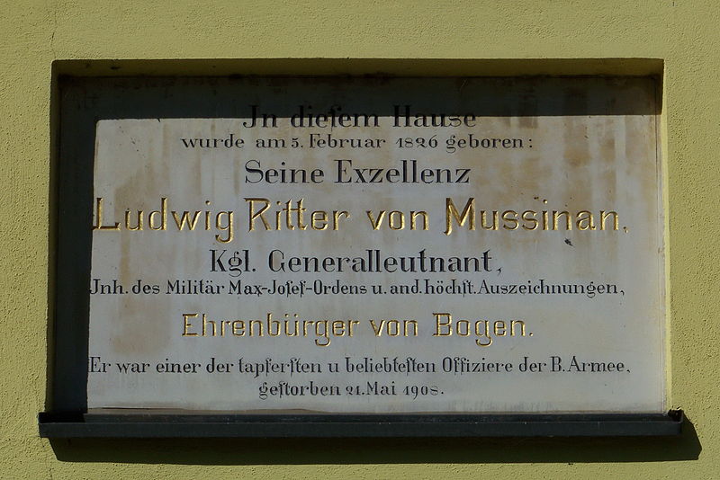 File:Bogen-Mussinanstraße-7-Mussinanhaus-Tafel.jpg