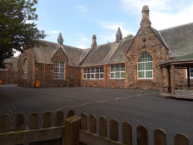 File:Boundary Walls And Railings, Former Schoolhouse, 67 Gala Park.jpg