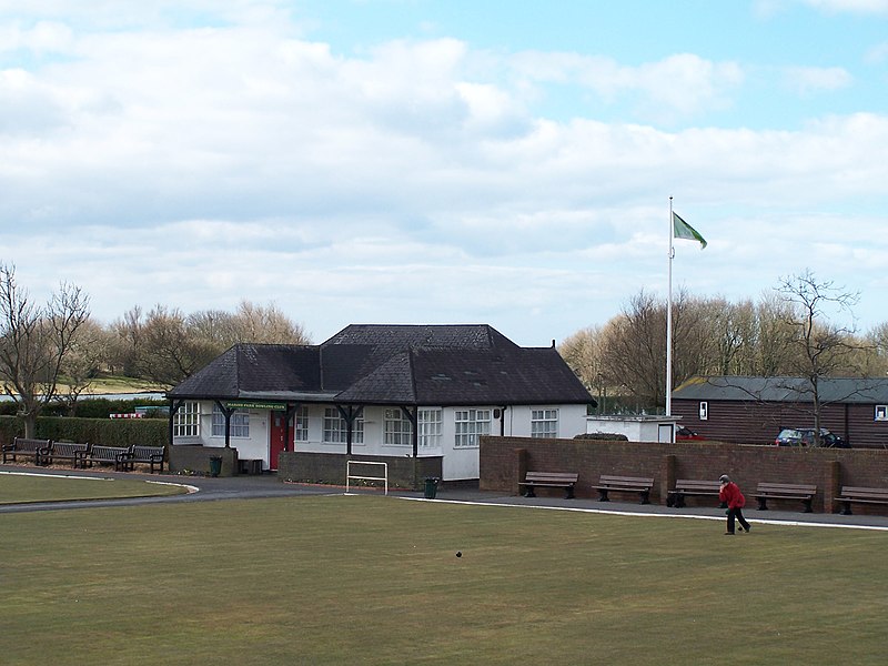 File:Bowling Club House, Fairhaven Lake, Fairhaven, Lytham St Annes - geograph.org.uk - 3415498.jpg