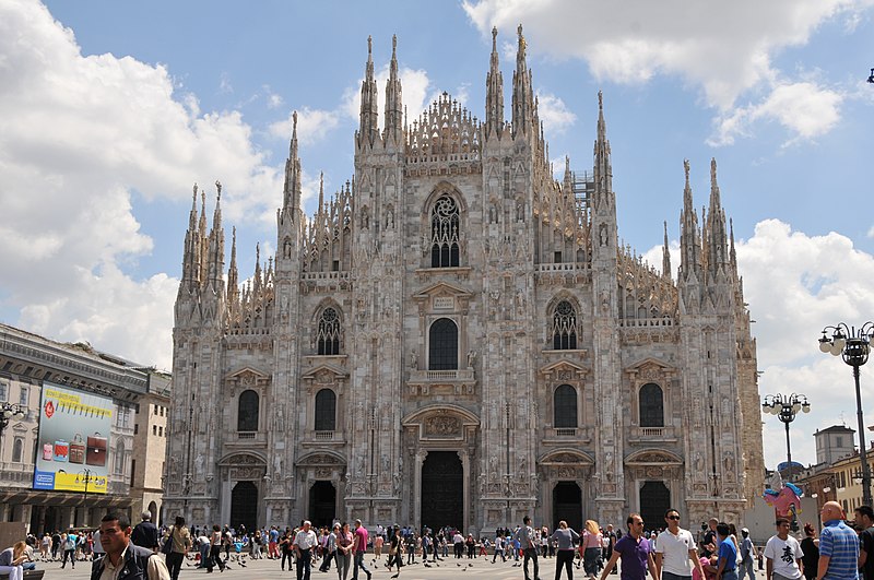 File:CATEDRAL DE MILAN JUNIO 2009 - panoramio.jpg