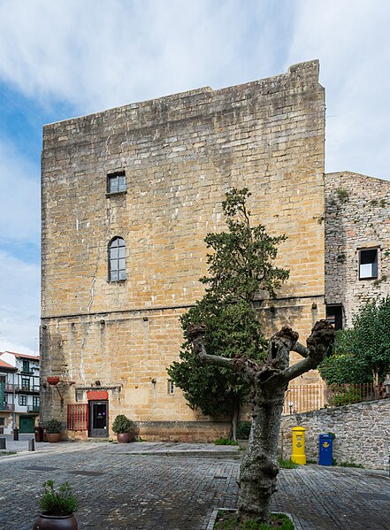 File:Castle of Carlos V in Hondarribia (6).jpg