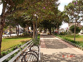Het park en plein praça dos ex-Combatentes in het centrum van Cláudio