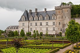 Le donjon de la forteresse médiévale est incorporé au nouvel édifice de Jean Le Breton.