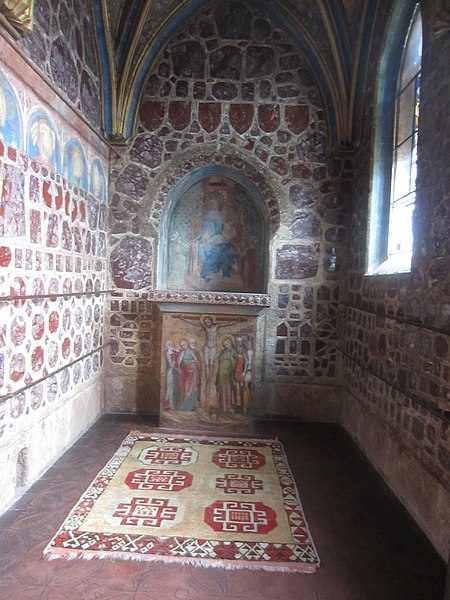 File:Chapel of the Holy Cross at Karlštejn Castle 6.JPG