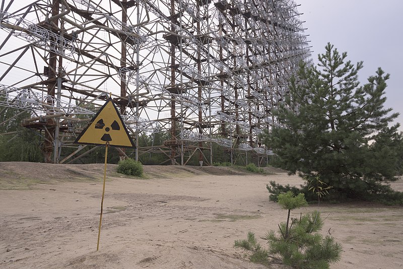 File:Chernobyl Exclusion Zone Antenna hnapel 12.jpg