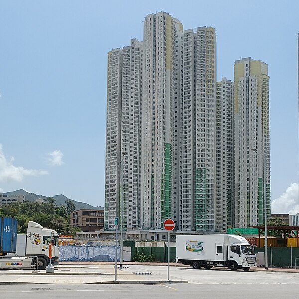 File:Ching Hei House, Ching Tin Estate part 3 in April 2022.jpg