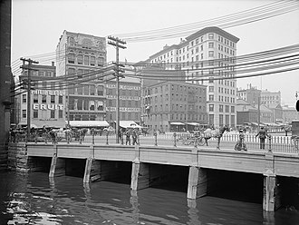 Crawford Street bridge in 1906 Crawford Street Bridge 1906.jpg