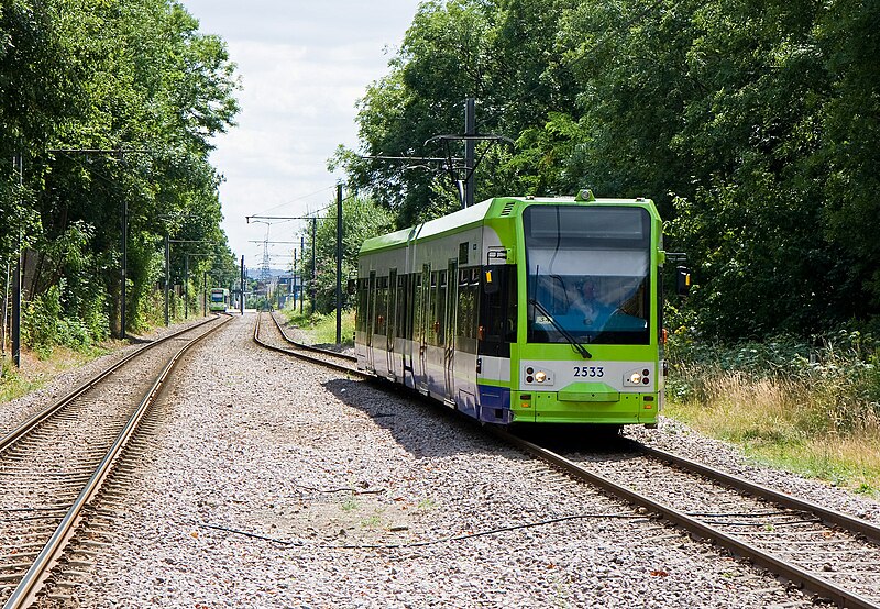 File:Croydon Tramlink (geograph 1991410).jpg