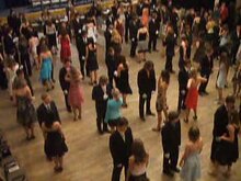 Soubor:Czech dancing lessons (tanecni) for youngsters.webm