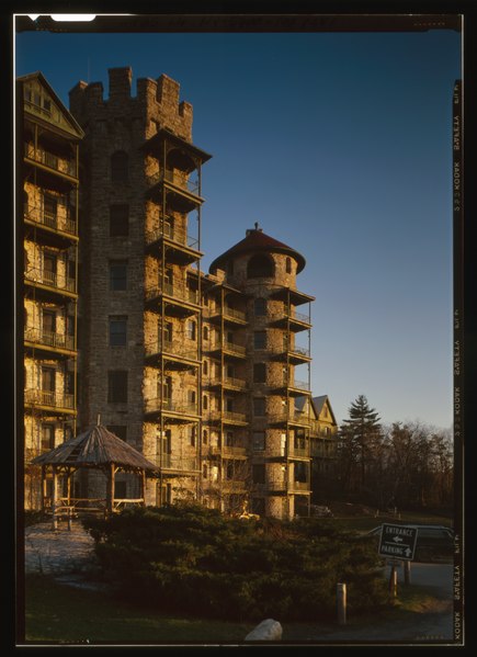 File:DETAIL VIEW FROM NORTHWEST OF STONE TOWERS, WEST FRONT - Mohonk Mountain House, Mountain Rest Road, New Paltz, Ulster County, NY HABS NY,56-NEWP.V,4-100 (CT).tif