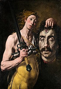 Un jeune homme drapé dà l'épaule et portant un glaive, porte une tête décapitée largement plus grande que la sienne.