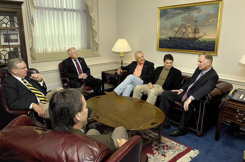 File:Deputy Secretary of Defense William Lynn meets five state governors.jpg