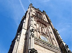 A derbyi katedrális, Anglia harmadik legmagasabb anglikán katedrális-tornyával.[1]