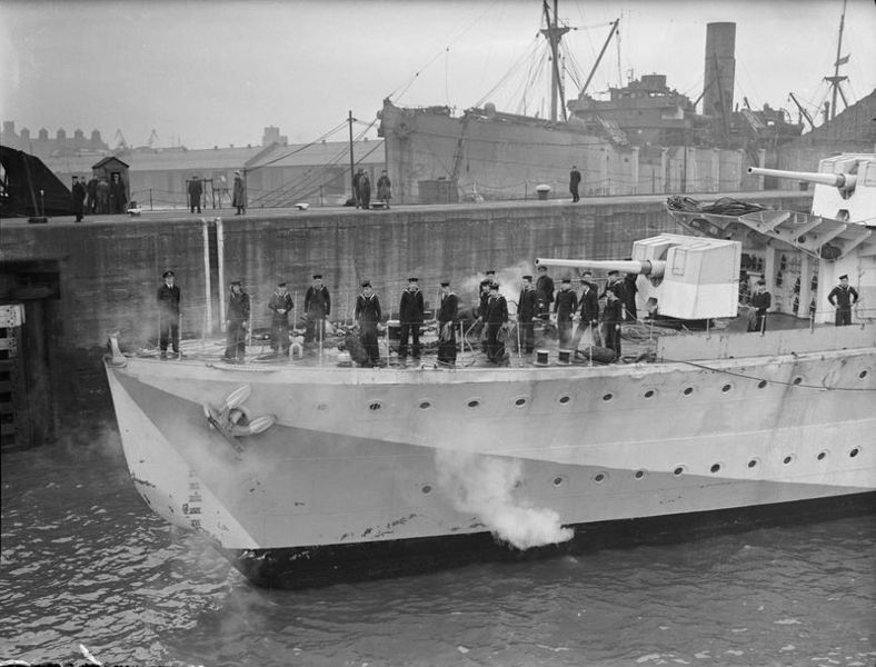 File:Destruction of U-boat by British Destroyers Hesperus and Vanessa. While Forming Part of a Homeward-bound Convoy Escort the Destroyers Rammed and Sank a German U-boat. the Enemy Was First Sighted and Rammed by H A13986.jpg