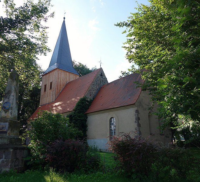 File:Dorfkirche Hindenburg (Uckermark) 2017 SE.jpg