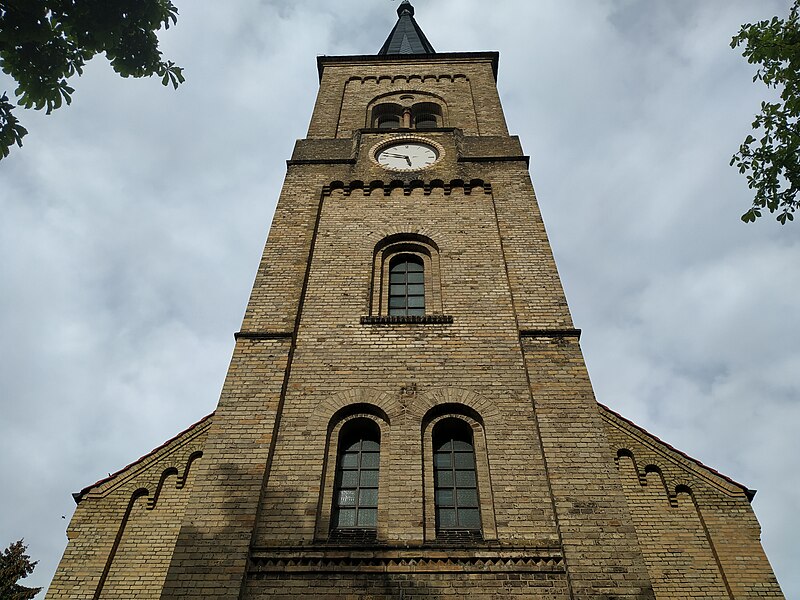 File:Dorfkirche Mühlenbeck 03.jpg