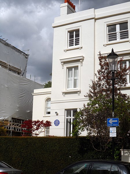 File:EMMELINE PANKHURST and Dame CHRISTABEL PANKHURST - 50 Clarendon Road Notting Hill London W11 3AD.jpg