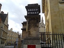 Pillar outside the Clarendon building at the junction of Broad Street and Catte Street Eastern broad street naming pillar.jpg