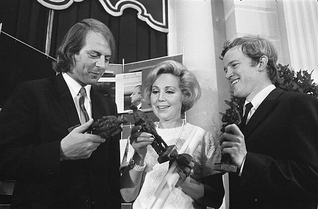 Karlheinz Stockhausen, Anneliese Rothenberger and Edo de Waart with their Edison awards at the Grand Gala du Disque Classique on October 3, 1969.