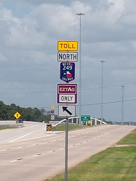 File:Entrance to northbound MCTRA 242 Tollway.jpg
