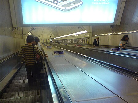 Fail:Escalator_at_Angel_Underground_Station.jpg