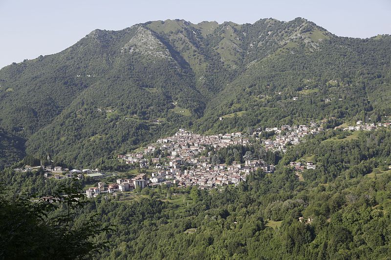 File:Esino-Lario Valle Ontragno P6A9214.jpg