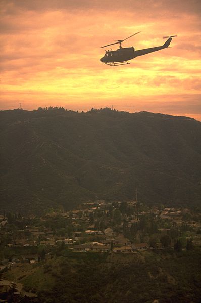 File:FEMA - 13543 - Photograph by Andrea Booher taken on 01-17-1994 in California.jpg