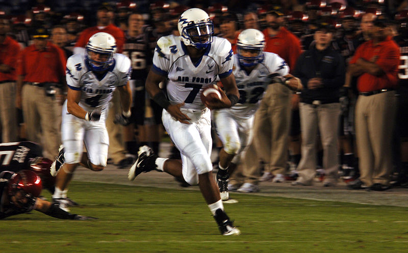 File:Falcons on offense at Air Force at SDSU 2010-10-16.jpg