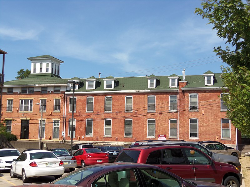 File:Former St. Luke's Hospital East.JPG