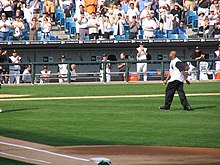 Frank Thomas throws out the ceremonial first pitch of the 2005 ALDS between the White Sox and Red Sox.