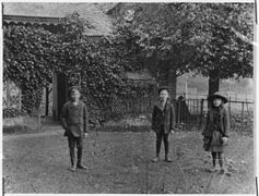 Franklin (right) with nephew Tadd (middle) and niece Helen (right) in January 1889