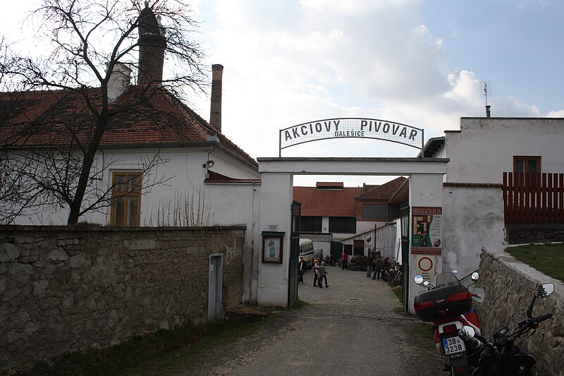 File:Gate of Dalešice Brewery, Třebíč District.jpg