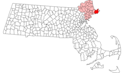 マサチューセッツ州におけるエセックス郡（ピンク）とグロスター市（赤）の位置