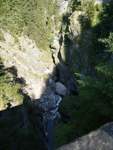 File:Graubünden Viamala-Schlucht 06.JPG