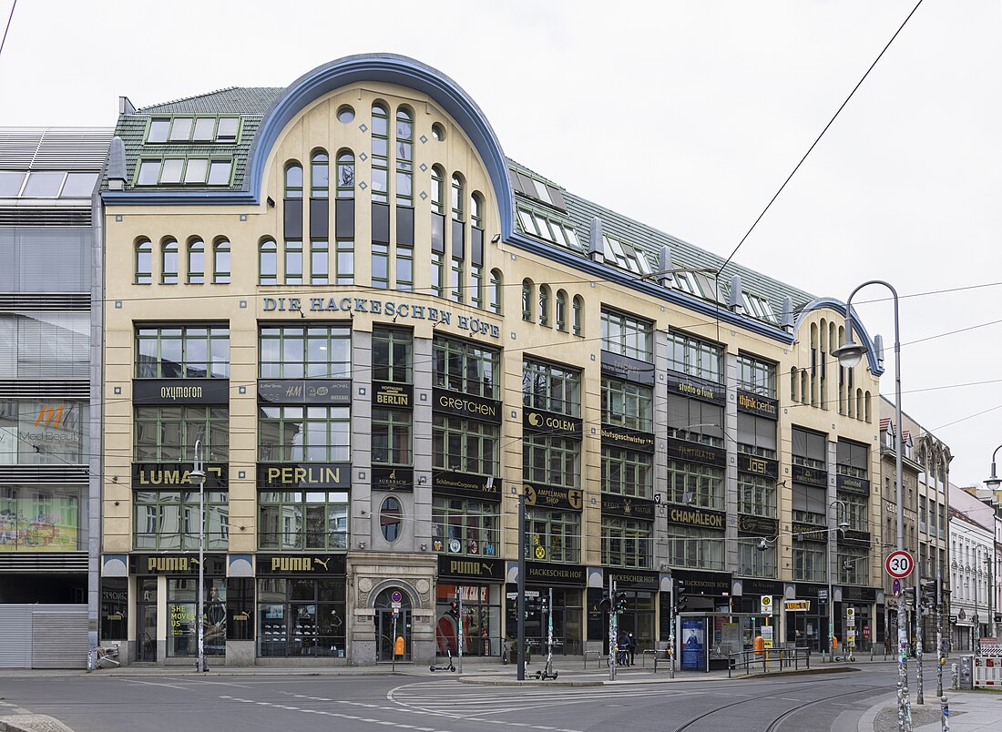 File:Hackesche höfe berlin.jpg