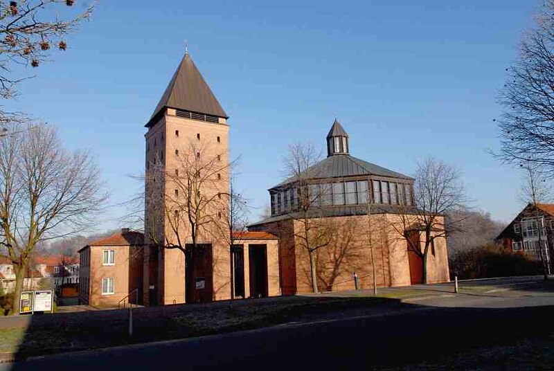 File:Heilig-Geist-Kirche BI.jpg