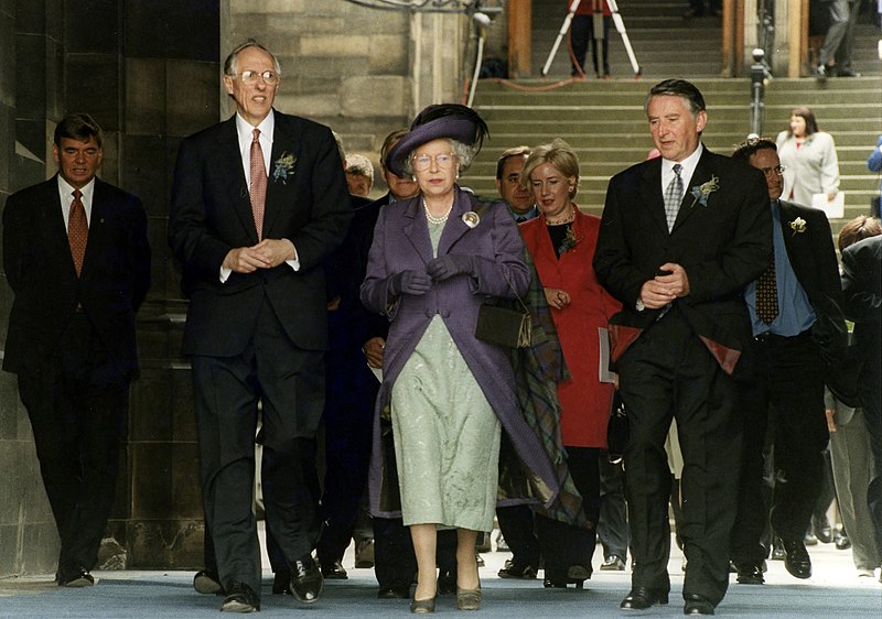 File:Her Majesty Queen Elizabeth II at the opening of the Scottish Parliament.jpg
