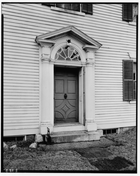 File:Historic American Buildings Survey Arthur C. Haskell, Photographer April, 1934 (b) Ext- Front entrance detail, West - General Salem Towne House, Old County Road (moved to HABS MASS,14-CHAR,1-2.tif