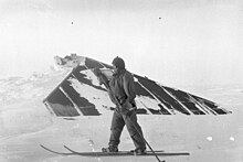 Hoadley on ski at 'The Grottoes' (Australasian Antarctic Expedition 1911-1914) Hoadley on ski at The Grottoes.jpg