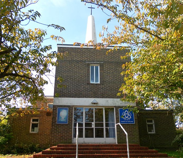 File:Holy Trinity Church, Tilgate, Crawley (October 2011).jpg