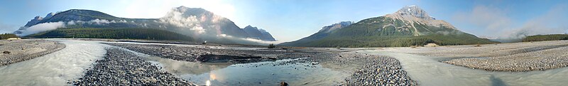 File:Icefields Parkway - Mount Amery - Alexandra River, Canada.jpg