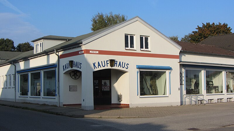 File:Industriemuseum Geschichtswerkstatt Herrenwyk ehem Kaufhaus.jpg