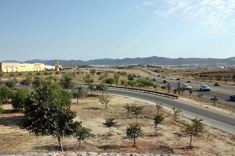 File:Interstate 215 Interstate 15 Junction.jpg