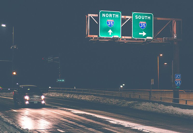 File:Interstate 35 Duluth Minnesota Night (31823390782).jpg