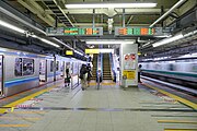 1,2번선 승강장 (2021년 10월, 사이쿄 선 및 쇼난 신주쿠 라인 승강장)