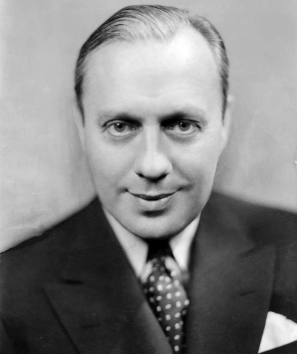 Benny in 1933, newly arrived at NBC and the host of The Chevrolet Program