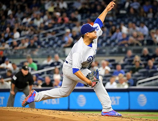 Julio Urías pitching against Yankees 9-13-16 (5)