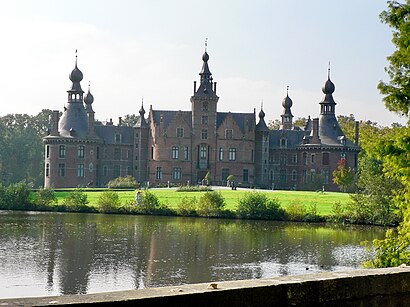 How to get to Kasteel Ooidonk with public transit - About the place